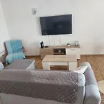 L&J Ocean View Apartment